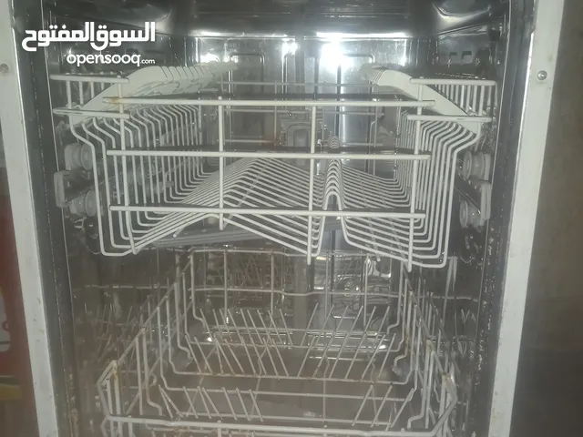 غسالة أطباق مستعملة محتاجه تصليح بسيط ماركة "Ideal" (ايديال).