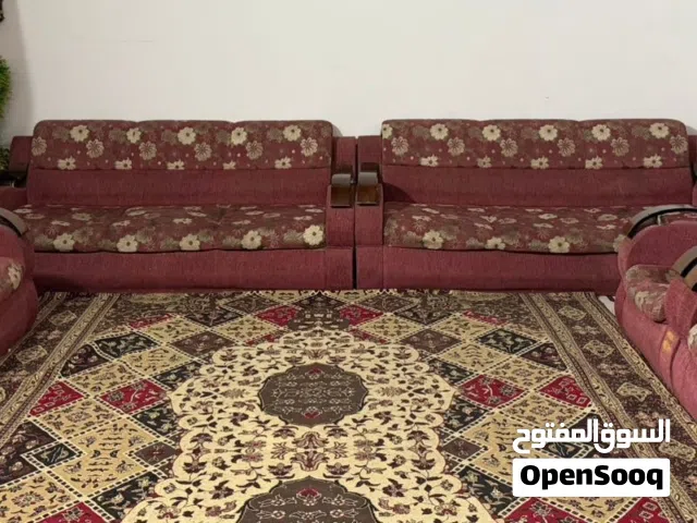 السلام عليكم تخم 5 قطع و كعده عربيه للبيع بسعر مناسب في القبله