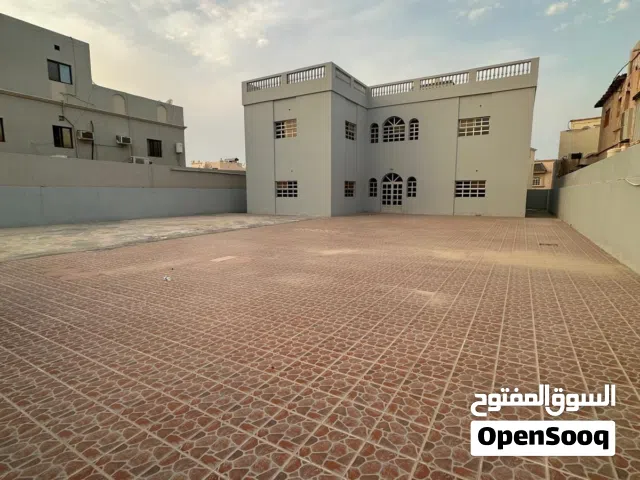 1000 m2 More than 6 bedrooms Villa for Rent in Southern Governorate Eastern Riffa