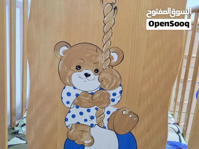 غرفة نوم بيبي مستعمل شبه جديد ماركة baby expert إيطالي أصلي .