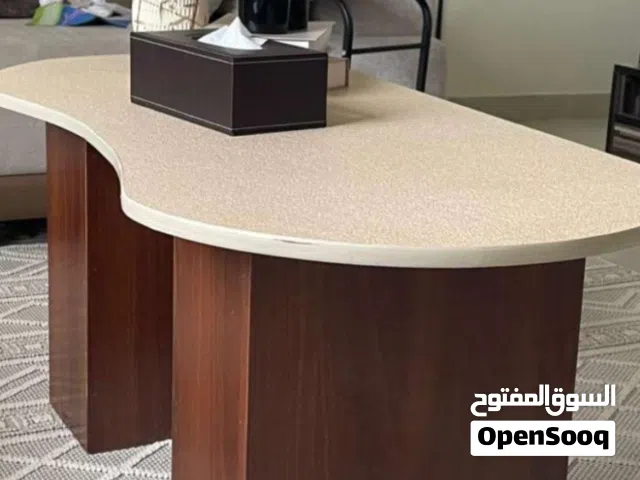 طاوله وسطيه مع طاولتين جانبيات