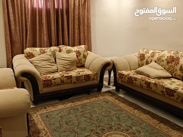 كنب فاخر للبيع - 6 مقاعد - استخدام سنتين Sofa Set - Deluxe for 6 Seaters
