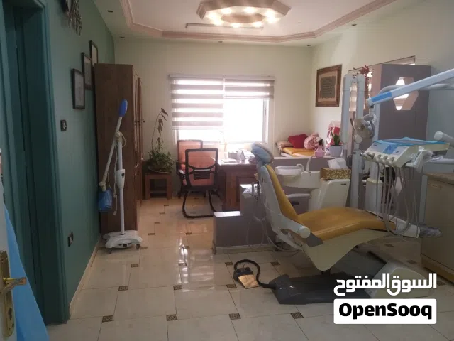 عيادة اسنان للبيع