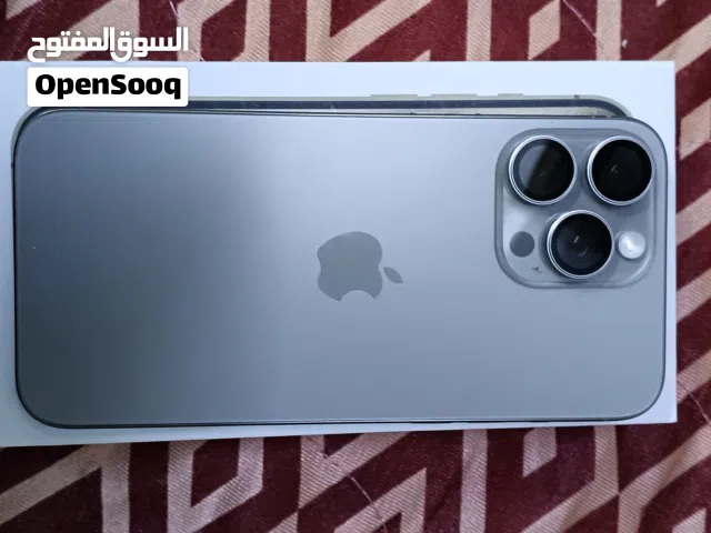 ايفون 15 برو ماكس استعمال خفيف وارد أمريكا بطاريه 100٪ مشحون 10 مرات فقط