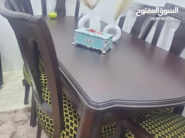 طاوله سفره خشب زان بالكامل 6 كراسي ضغط استعمال اشي بسيط جداً ..