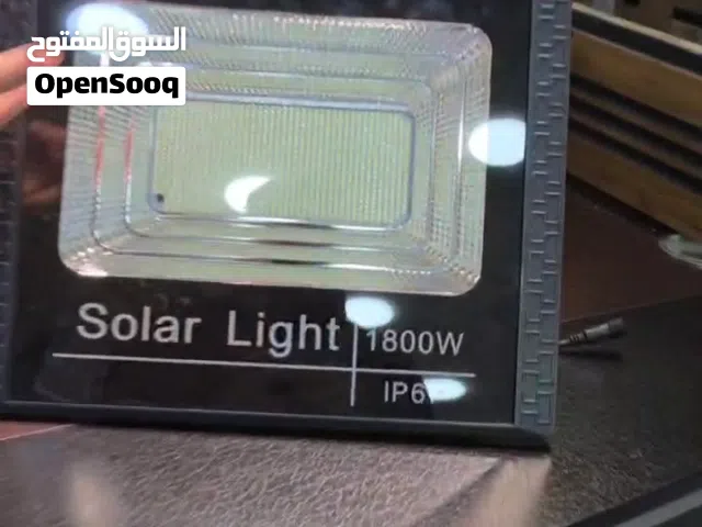 كشاف طاقة شمسية الجودة العالية 1800 خلية منفصلة وسلك بطول 5 متر   يعمل لغاية 10 شاعة اضاءة