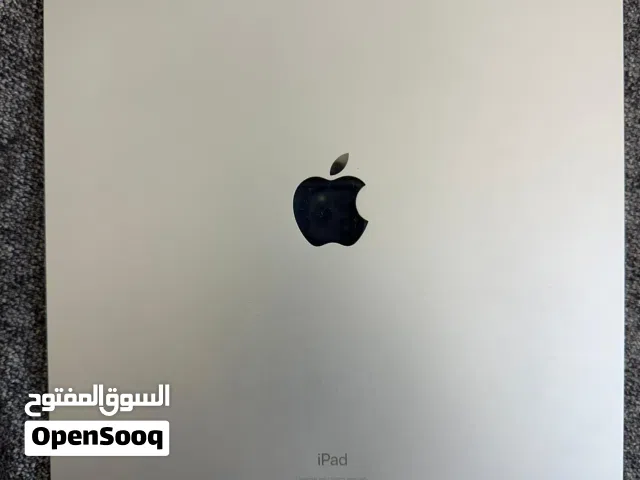 للبيع iPad Pro 2021 128 قيقا 12 انش البطارية 79% الجهاز نظيف الله يبارك فيه تعو