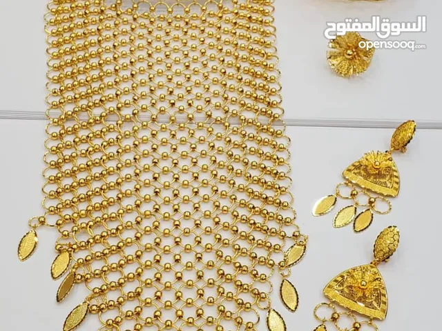 بدلات مطليات ذهب