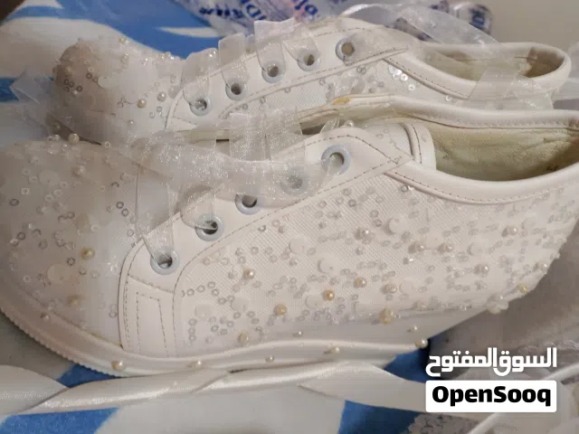 كوتشى جديد غير مستعمل