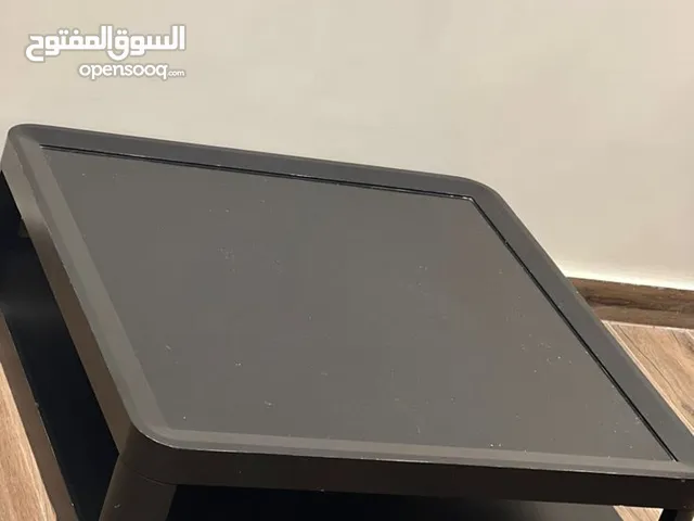 طاولة وسط لون اسود