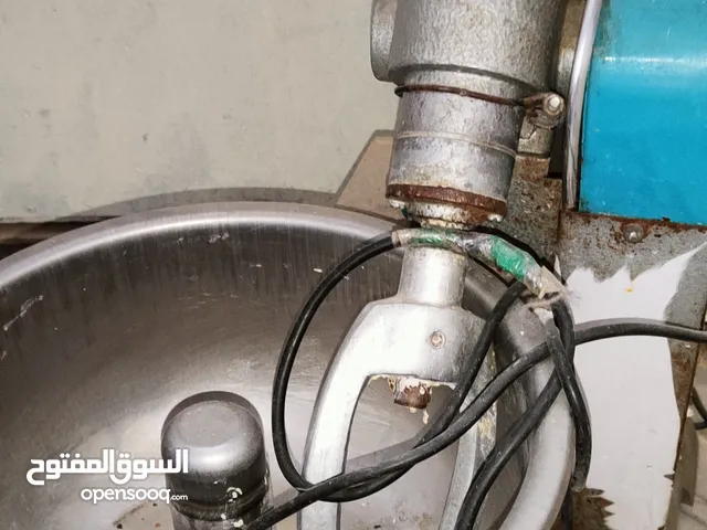 سلام عليكم...يوجد أغراض منزل مُستعملة للبيع ليس فقط أدوات مطبخ هنالك چرباية و شاشة التلفزيون