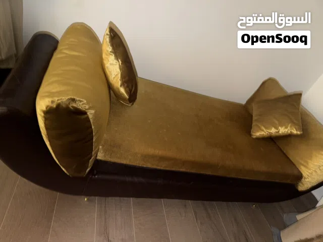 كنبة ذهبيه