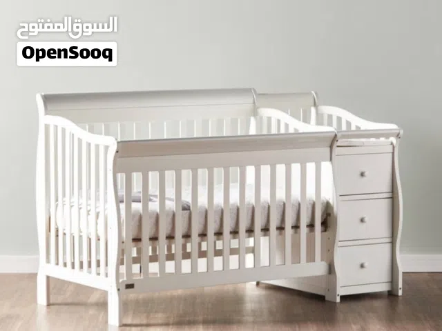 سرير أطفال ماركة جيجلز للبيع