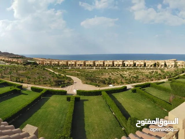 : للبيع توين هاوس في تلال السخنة – إطلالة بحر مباشرة المرحلة الأولى – المصطبة السابعة