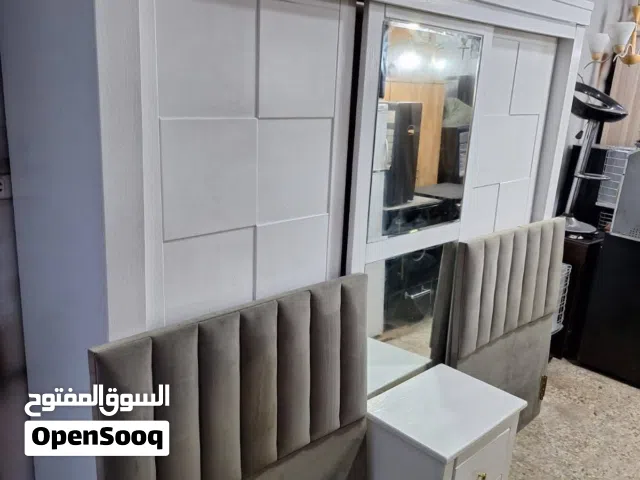 غرفة نوم أطفال ابيض تختين وخزانه كومدينه لاتية مع ملحقات