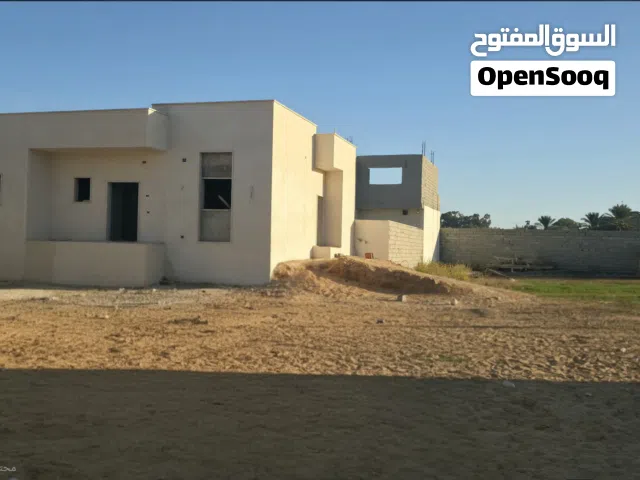 189 m2 4 Bedrooms Townhouse for Sale in Tripoli Al-Kremiah