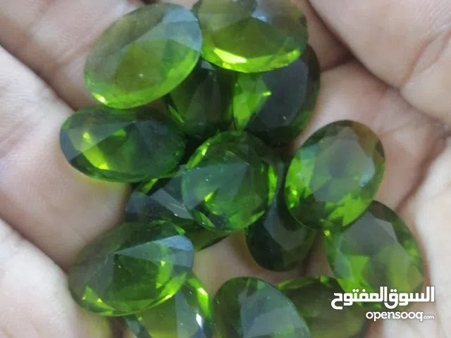 حجر زبرجد الطبيعي