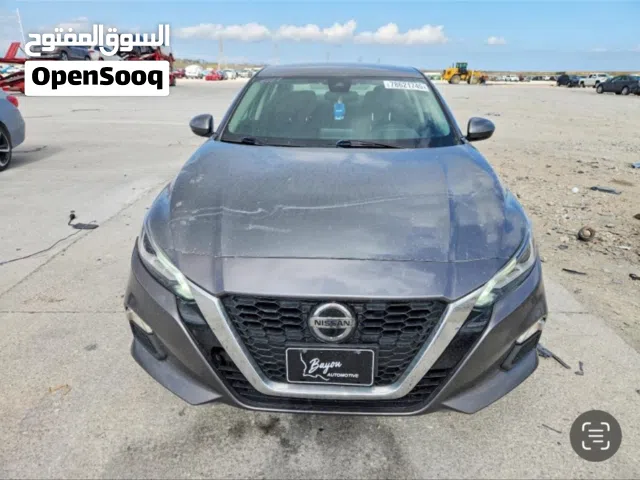 2022 نيسان التيما SV