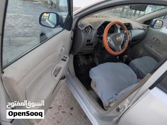 2015 نيسان صني SL