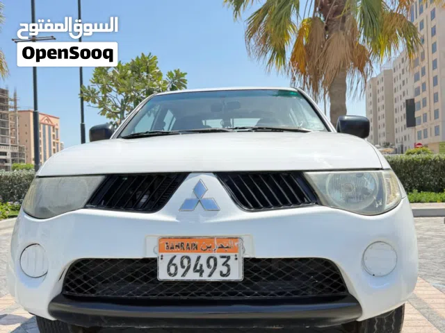 mitsubishi pik up2009  ac gear  engin every thing ok