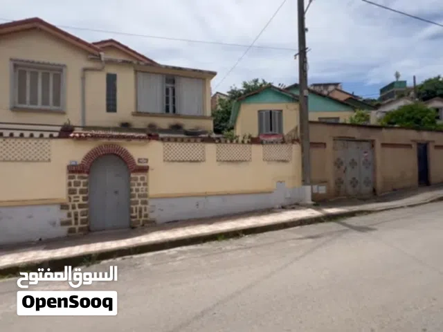280 m2 More than 6 bedrooms Villa for Sale in Algeria Other