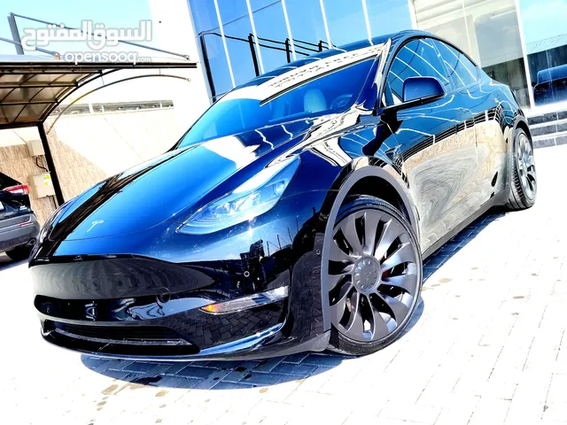 Tesla model Y 2022 Performance لون اسود مميز