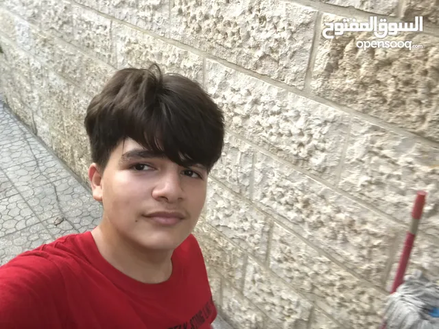 رجل للبيع بسعر مغري