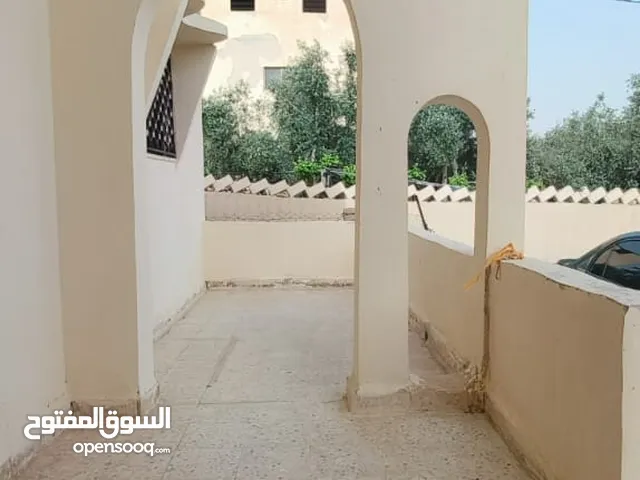 142 m2 3 Bedrooms Townhouse for Rent in Al Karak Other