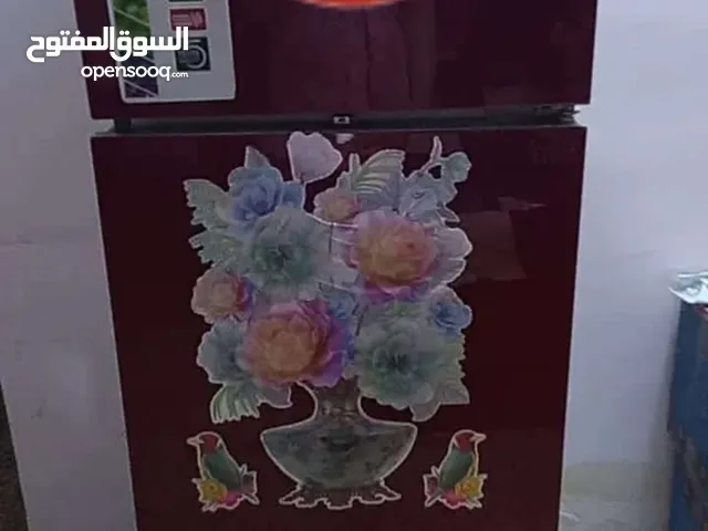 عندي ثلاجة جديدة مستخدمة قليل 15 قدم حمرة
