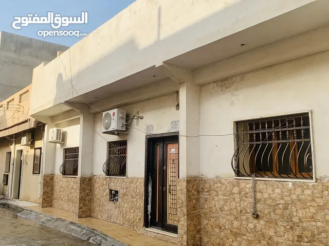 140 m2 4 Bedrooms Townhouse for Sale in Tripoli Abu Saleem