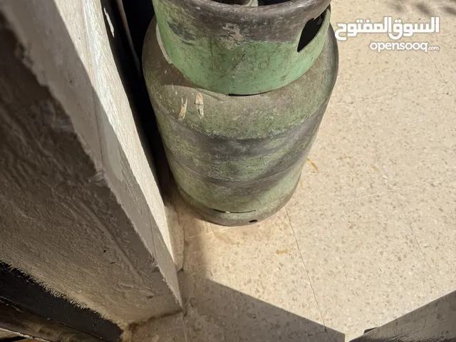 جرتين غاز جرتين غاز فاضية للبيع مع بعض او كل وحدة لحال تصلح للغاز خارجي مطبخ او صوبات غاز او كيزا غا