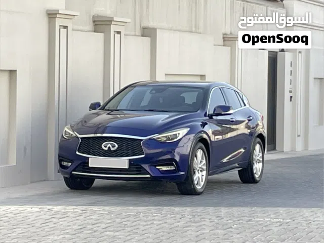 2017 Infiniti Q30 Sport