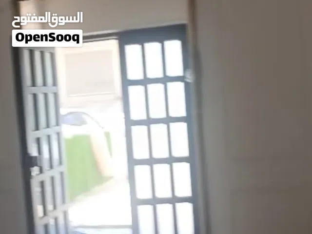محل للايجار. 77 م2 طابق ارضي اولة شارع زواتا الرئيسي بدون خلو
