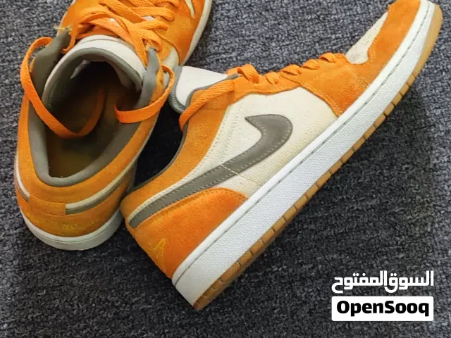 حداء Nike air Jordan 1 low  الاصلي استعمال نضيف للبيع