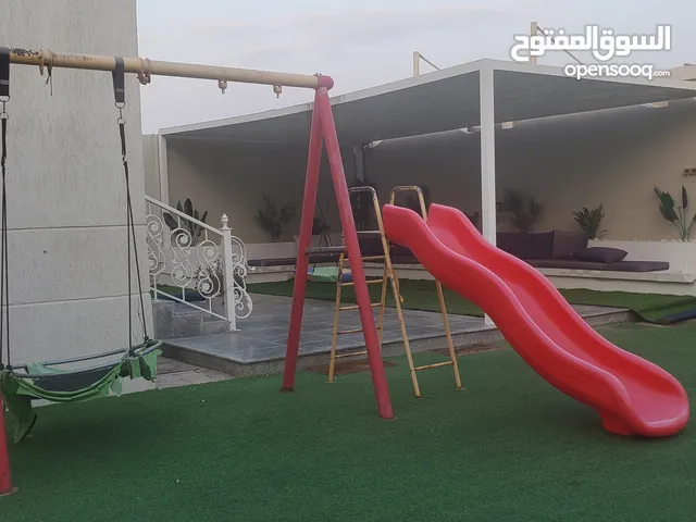 زحليقة وفرحانة مستعملة الحالة جيدة للبيع اللي حاب يتواصل على الوتس فقط