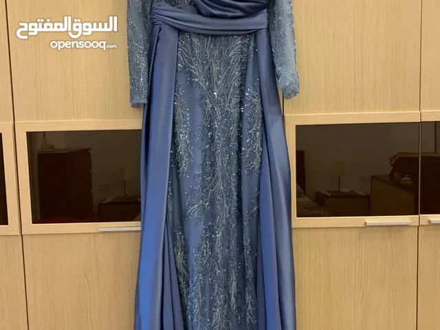 فستان سهرة بحالة ممتازة مقاس44