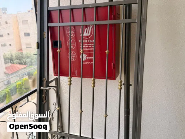 للبيع باب حماية حديد.. باب شقة خشب