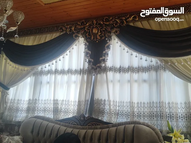 بيت منفصل مع حديقة للبيع بسبب السفر طولكرم شارع كتابا قرب حلويات البدر وجامع القيسي
