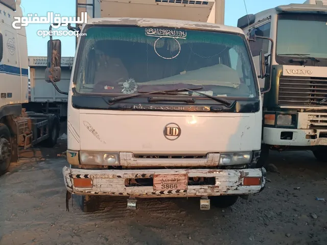 جامبو نيسان موديل 2007 توربو 6 صرندل مكينه كبير 210k نضيفه وثلاجه تجميد تبريد ثرمو