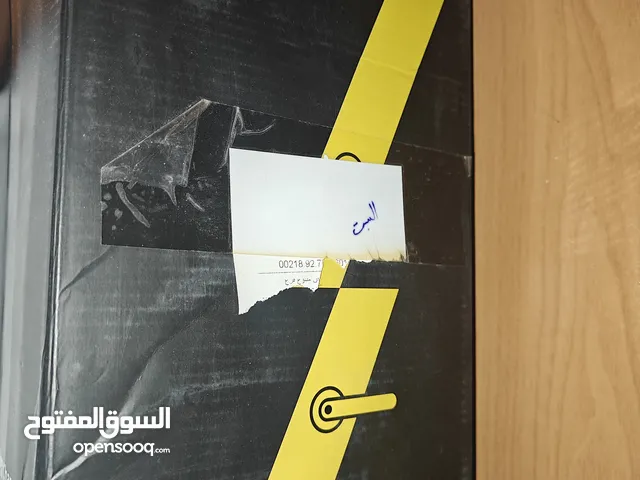 قفل ذكي يخدم بالبصمة