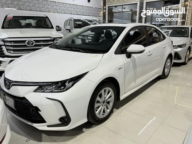 تويوتا كورلا شكل خليجي 2025 فل مواصفات زيرو السعر شامل اللوحات يتوفر لدينا بيع وشراء ومراوس