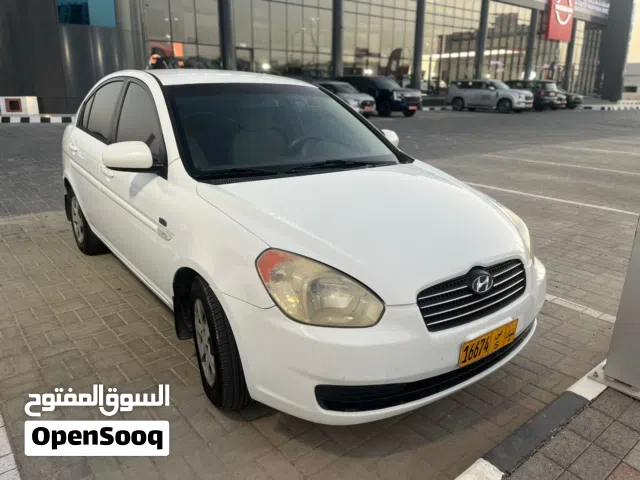 2010 هيونداي اكسنت Standard