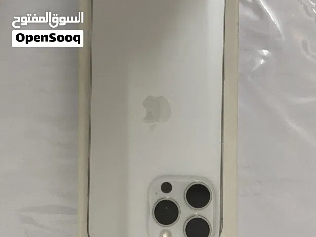 iPhone 16 pro max يوجد ضمان 3 اشهر مامبطل نظيف  بدون خدوش