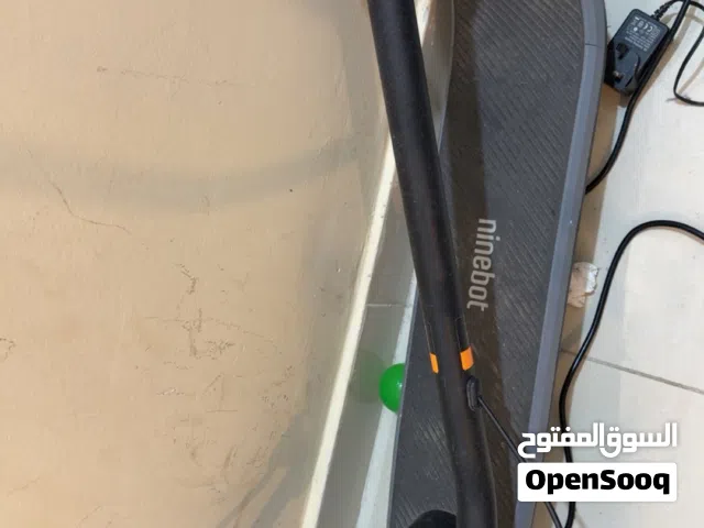 للبيع سكوتر كهربائي ماركة ناين بوت