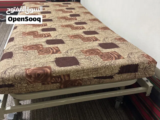 تخت تجديد كلشي في شغال ميه ميه مافيه اي شي