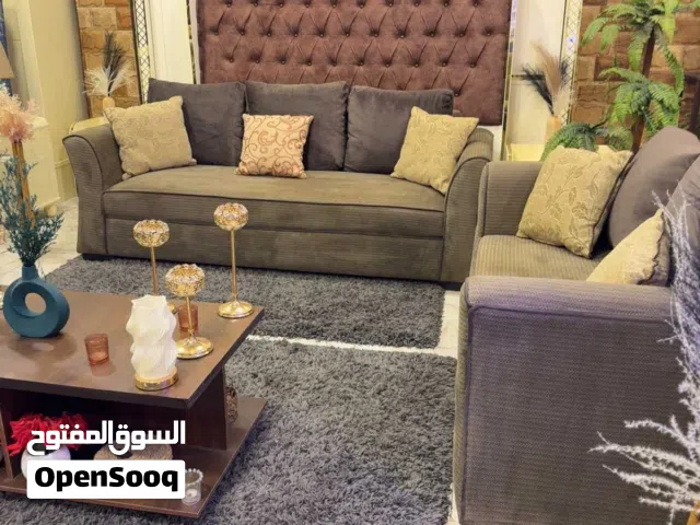 طقم كنب فخم جدآ 7 مقاعد خشب سويد كامل راقي جدآ للبيع بحال الوكاله مستعمل شبه جديد الله يبارك النصيب