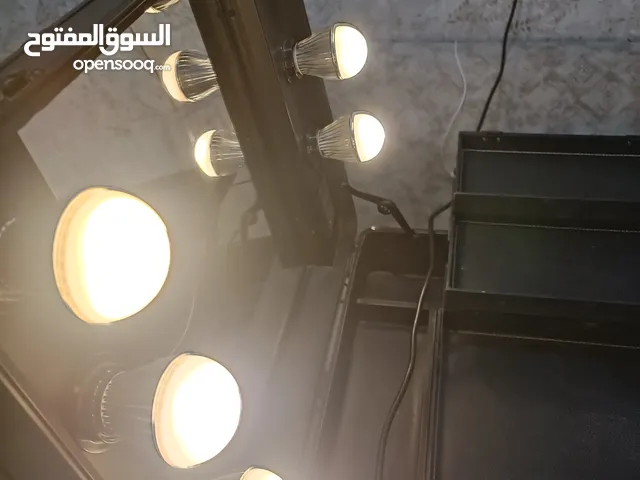صالون متنقل نضيف جدا استعمال خفيف السعر 20 قابل للتفاوض بالمعقول
