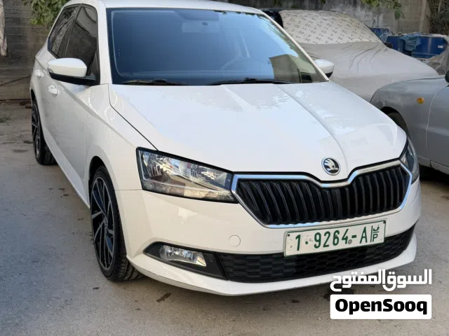 2020 سكودا فابيا Standard