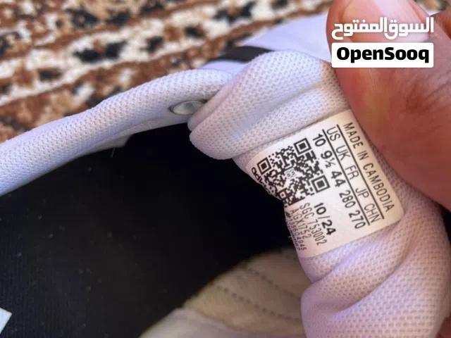 بوط اديداس اصلي مستخدم ملبوس كذا مره فقط