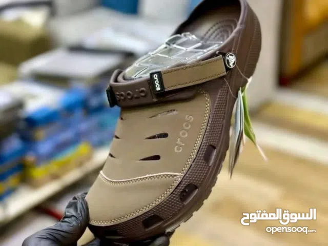 نعال وصنادل ماركات